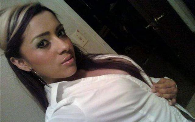 15P Sexy Latina-Babe beim Selbstshooting