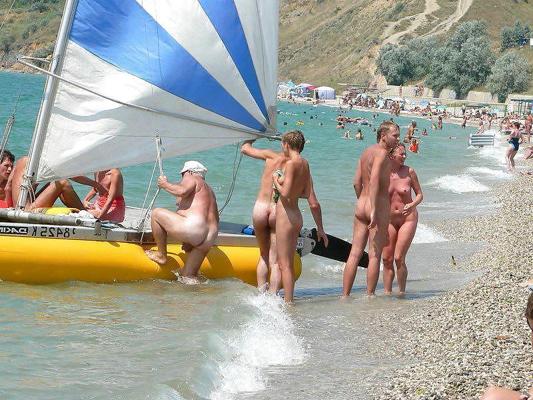 25P Nudist Beach Fun