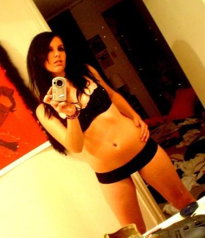 16P Blonde amateur posing dirty