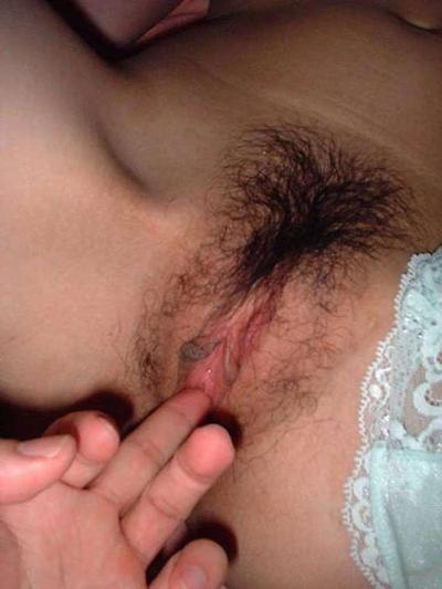 15P Pictures of an Asian hottie who loves to suck her BF's dick