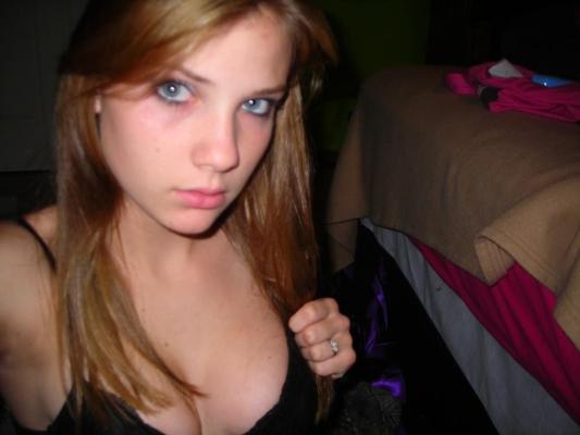 16P Really hot naughty babe doing lots of nasty things to herself