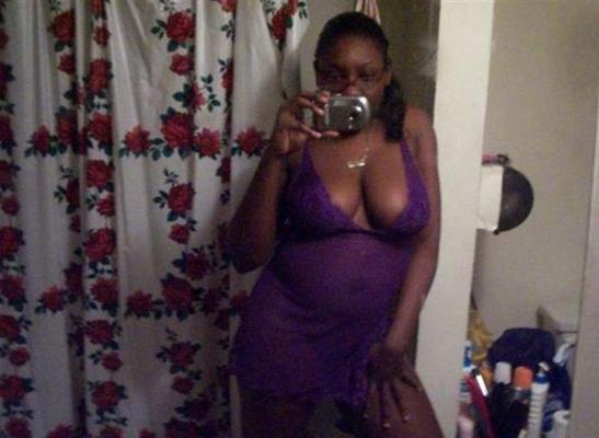12P Ghetto babes posing at home nude