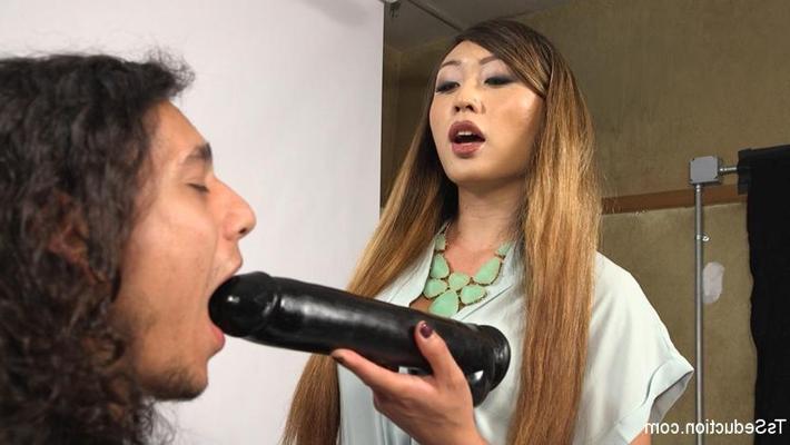 15P Javier LoveTongue thinks he's auditioning for Divine Bitches, but Venus Lux has 