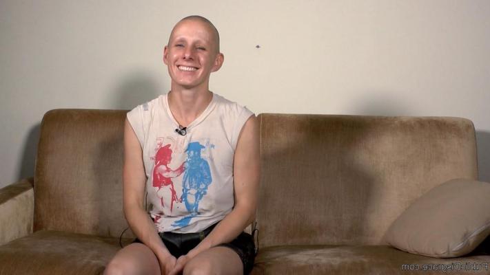 20P This bald lesbian just wants to see pussy so she can cum, but has to service all