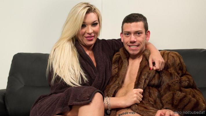 20P Aubrey Kate fucks Reed Jameson ass and gives her very first creampie EVER!!!