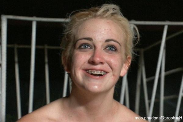 15P Marilyn Moore fucked by five hungry cocks