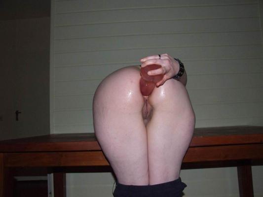18P amateur babe gaping her ass hole