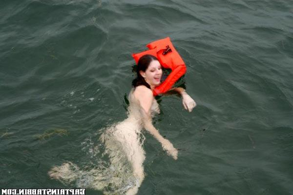 12P 12 pics and 1 movie of Tara from Captain Stabbin