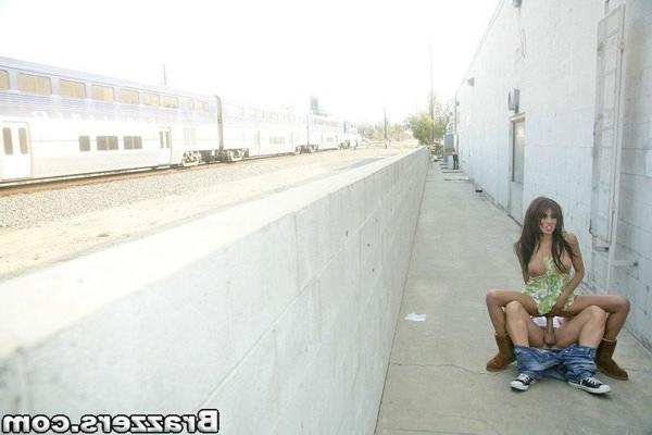 15P Renae Cruz getting kicked out of every shop for flashing her goods