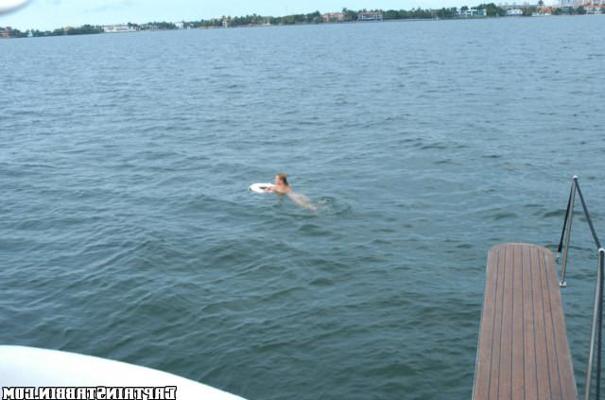 12P 12 pics and 1 movie of Katt from Captain Stabbin