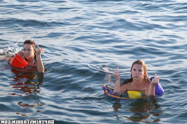 12P 12 pics and 1 movie of Christina from Captain Stabbin