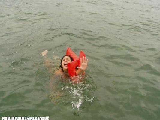 12P 12 pics and 1 movie of Candice from Captain Stabbin