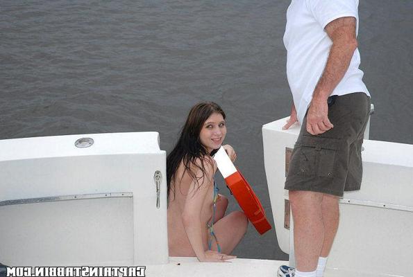 12P 12 pics and 1 movie of Mellissa from Captain Stabbin