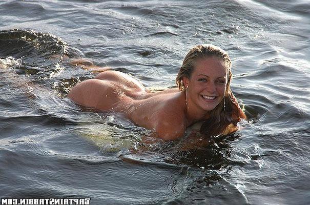 12P 12 Bilder und 1 Film von Monica von Captain Stabbin