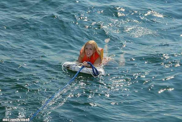 12P 12 pics and 1 movie of Wendy from Captain Stabbin