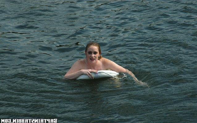 12P 12 pics and 1 movie of Bonny from Captain Stabbin