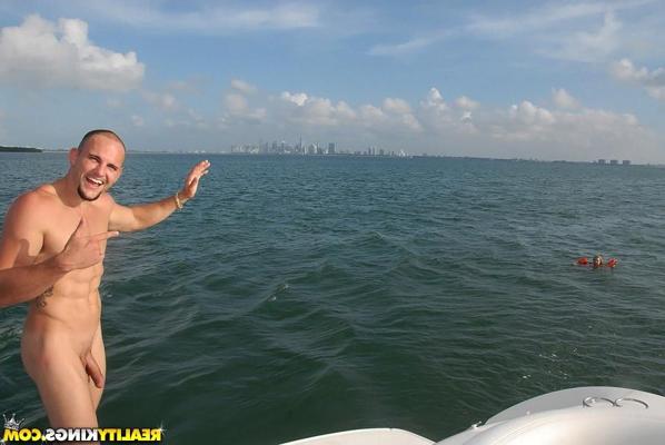 11P 12 pics and 1 movie of Ammy from Captain Stabbin