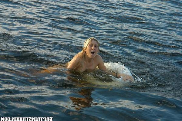 12P 12 pics and 1 movie of Jenn from Captain Stabbin
