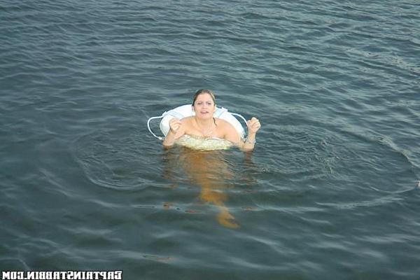 12P 12 pics and 1 movie of Gigi from Captain Stabbin