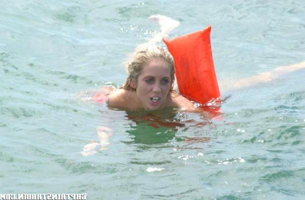 12P 12 pics and 1 movie of Austin from Captain Stabbin