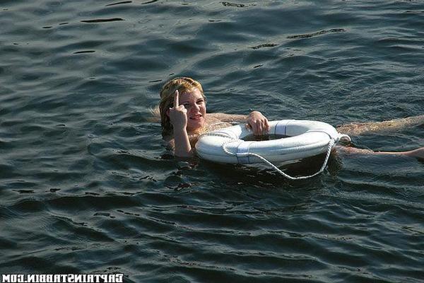 12P 12 pics and 1 movie of Rose from Captain Stabbin