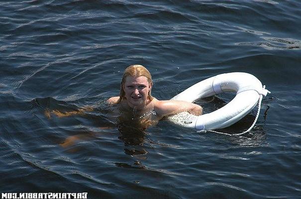 12P 12 pics and 1 movie of Kori from Captain Stabbin