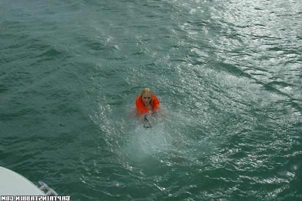 12P 12 pics and 1 movie of Madonna from Captain Stabbin