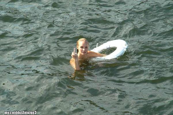 12P 12 pics and 1 movie of Leea from Captain Stabbin