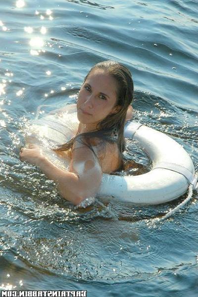 12P 12 pics and 1 movie of Jenna from Captain Stabbin