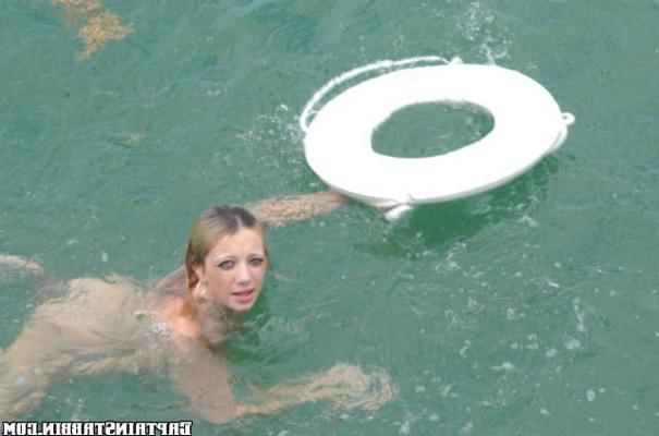 12P 12 pics and 1 movie of Lilly from Captain Stabbin