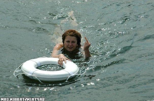12P 12 pics and 1 movie of Lina from Captain Stabbin
