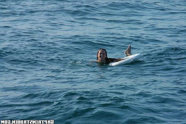 15P Hot babe gets banged on the side of a boat out at sea