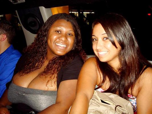 4P Tamika Sem nudez enorme decote