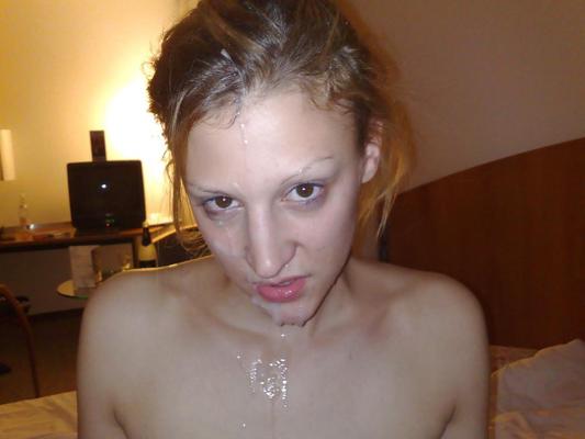25P Elle a un visage gentil. Le genre que j'aime jouir partout -SurlyD