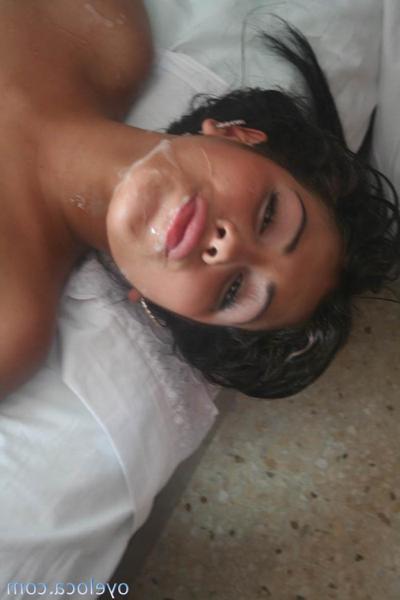 12P A crazy latina shows her new friend a nice time in th bed room