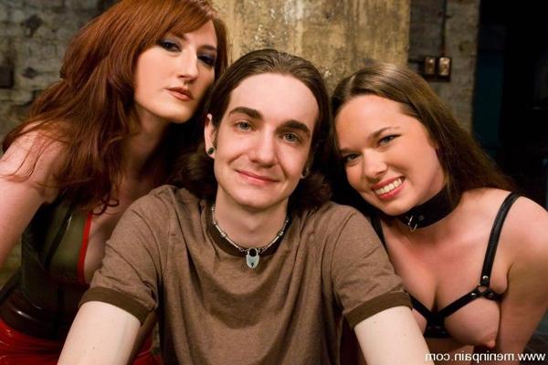 15P Guys likes when girls fuck him in the ass and spit in his mouth