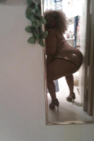 10P Thick Ebony Chick