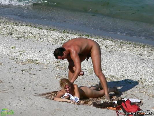 9P Fucking her in public