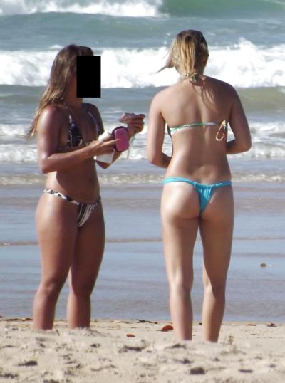 8P Mädchen am Strand