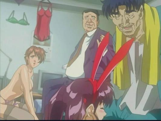 16P Un groupe de jolies filles lèvent leurs fesses et se font à peine sondées.