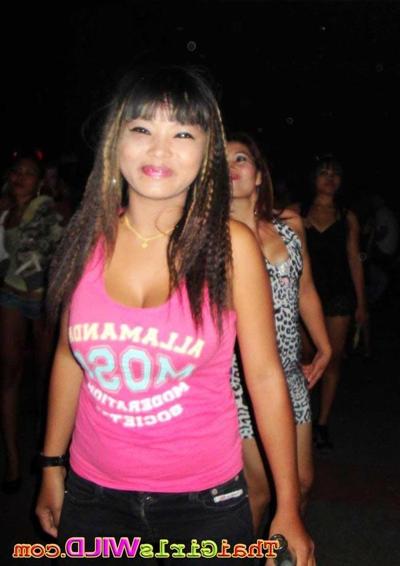 16P Zufällige Bilder der thailändischen Teenagerin Gail und ihrer riesigen Titten