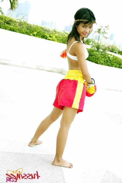 16P Thai teen girl boxer