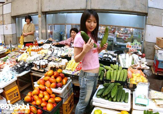 16P Amador japonês em público