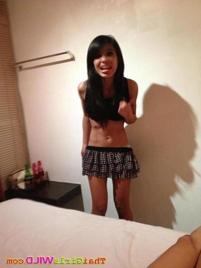 16P Two Thai teen sluts goof around in the room and take nude pics