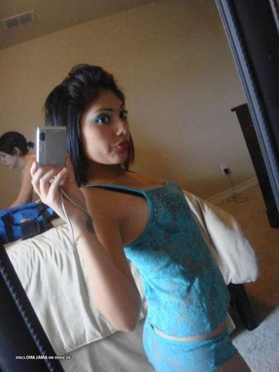 15P Slutty Asian GF's hot gallery of sexy selfpics