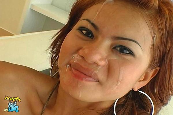 15P Пун принимает камшот на лицо по всему ее красивому личику