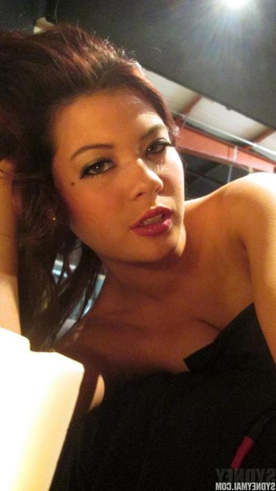 15P Beautiful Sydney Mai fingers her luscious pussy in closeup pics