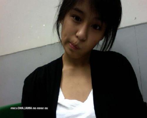 15P Pictures of two Asian hotties