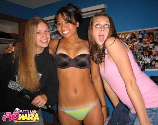 10P Self-shot asian teens getting naked