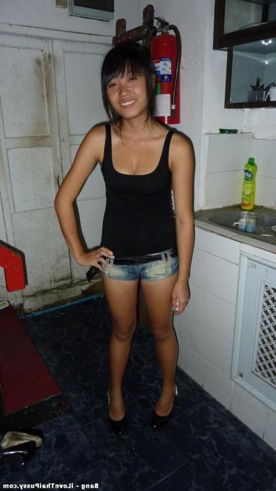 15P Filthy Thai Hooker fucked in a dirty motel room